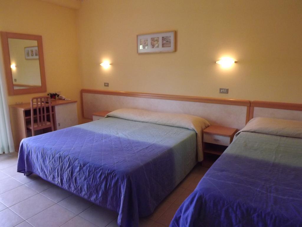 Hotel Rita Ριτσόνε Δωμάτιο φωτογραφία